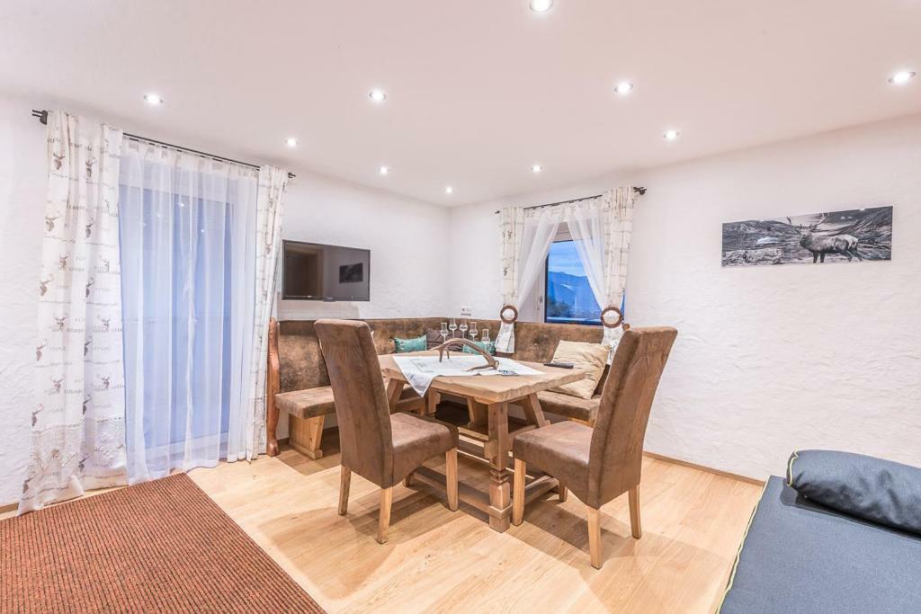 Haus Moesenlechner Daire Maishofen Dış mekan fotoğraf